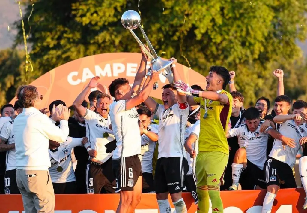 Eduardo Villanueva fue fundamental en la obtención del Torneo de Clausura en Colo Colo Proyección. (Foto: @colocolofutboljoven)