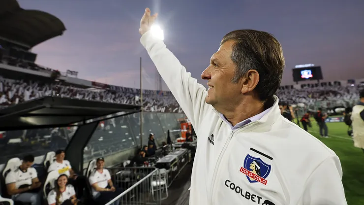 Aníbal Mosa inicia la búsqueda de refuerzos en Colo Colo.