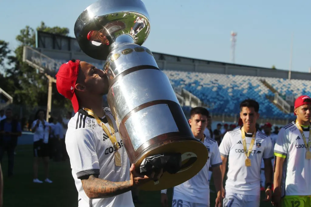 Correa levantó dos títulos con Colo Colo en esta temporada | FOTO: Jonnathan Oyarzun/Photosport