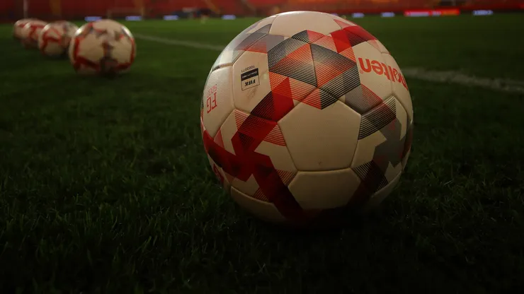 Existe una propuesta para ampliar el número de los jugadores en la banca. (Foto: Photosport)