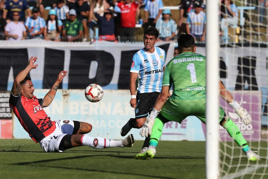 Julián Alfaro será el primer refuerzo de la U, según Marcelo Díaz. | Foto: Photosport