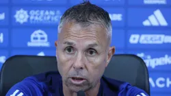 Álvarez mira con atención la situación de un delantero trasandino.