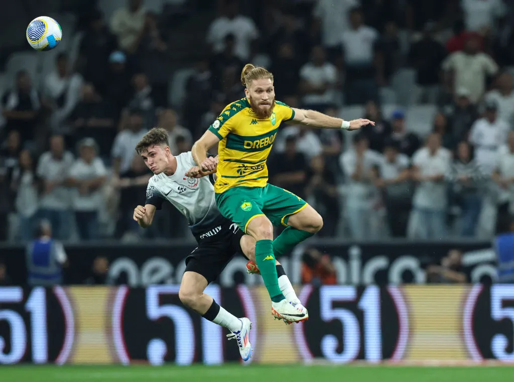 Pitta enfrentando al Cortinthians. | Foto: Photosport