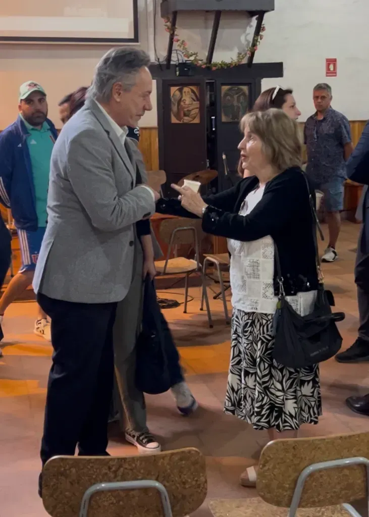 El ex presidente de Colo Colo Peter Dragicevic se hizo presente en el funeral de René Orozco (Redgol)