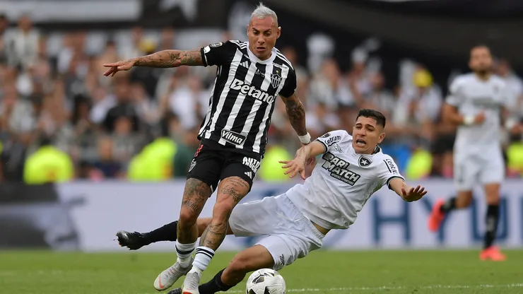 Eduardo Vargas tendrá un duelo clave en esta jornada con el Atlético Mineiro