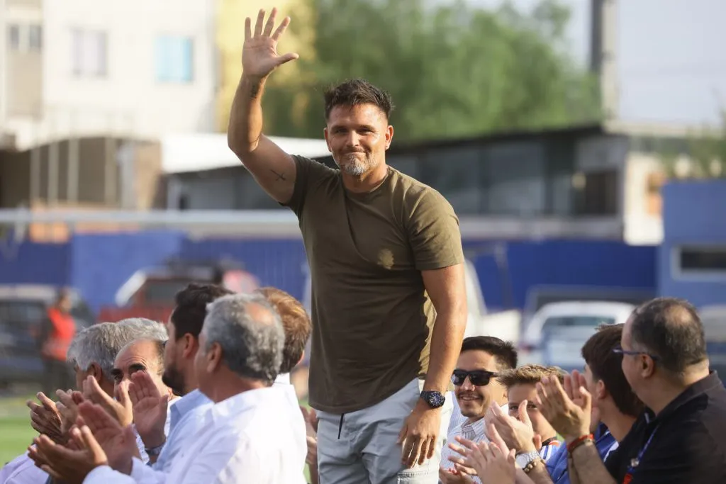 Olarra dijo que jamás hubiese jugado en Colo Colo. | Foto: Photosport