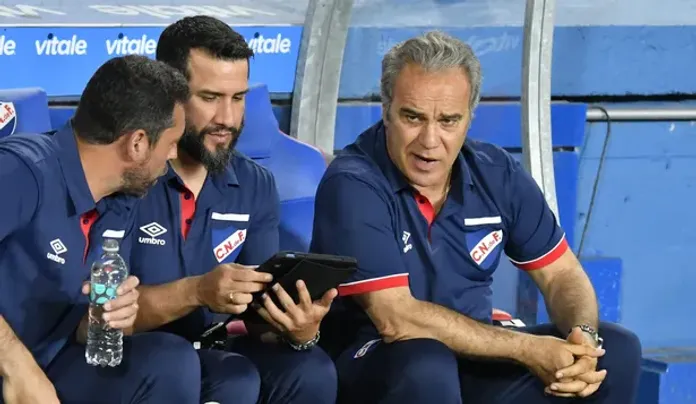 Victorino y Conde junto a Lasarte en Nacional | Foto: Archivo