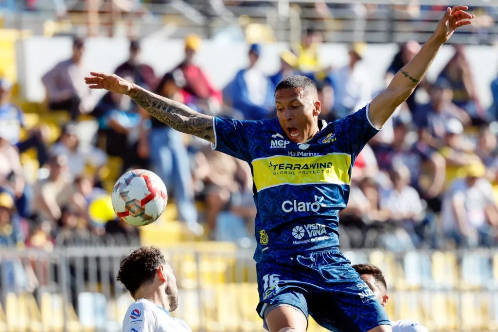 En la UC desconocen a Kevin Méndez. | Foto: Photosport