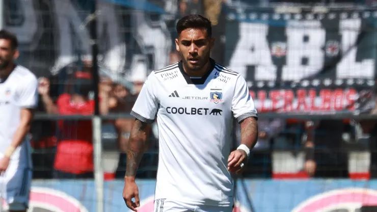 Colo Colo le raya la cancha a Bolados (Foto: Photosport)
