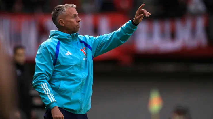Gustavo Álvarez toma nota de la joya de Universidad de Chile.