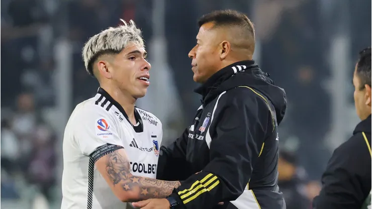 Leyenda de Colo Colo se mosquea con Carlos Palacios (Foto: Marcelo Hernandez/Photosport)