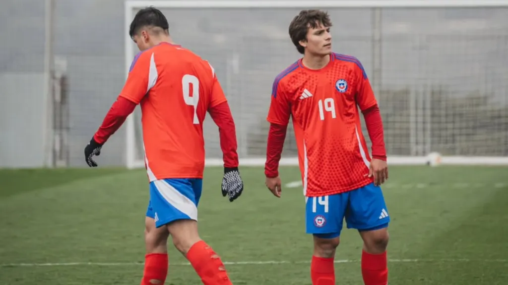 Willy Chatiliez da sus primeros pasos con la Selección Chilena. 