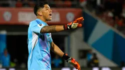 Fabián Estay aconseja a Brayan Cortés.