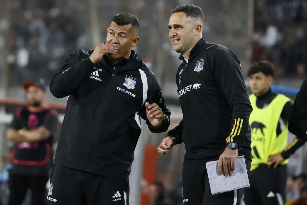 Jorge Almirón tiene claro los puestos que debe reforzar Colo Colo. (Foto: Dragomir Yankovic/Photosport)