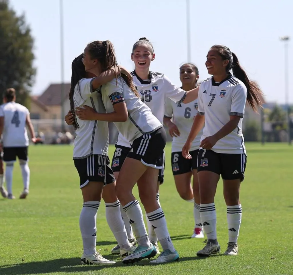 Colo Colo Femenino Sub-19 logra otro título más para la institución Alba que no paró de celebrar este 2024. (Foto: Colo Colo Femenino)