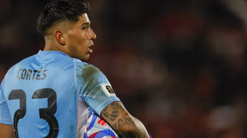 Brayan Cortés posa con nueva camiseta lejos de Colo Colo.