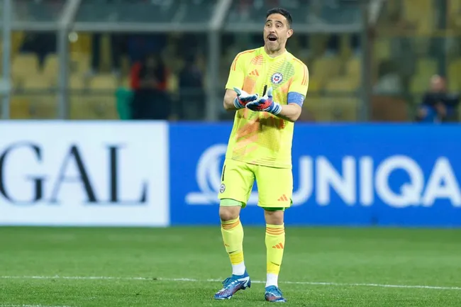 Bravo habla de la posibilidad de volver a Colo Colo | Foto: Photosport