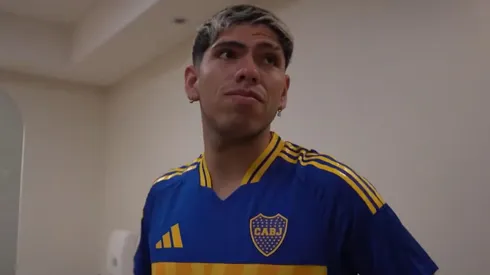 Carlos Palacios recibe la bendición de exfutbolista argentino