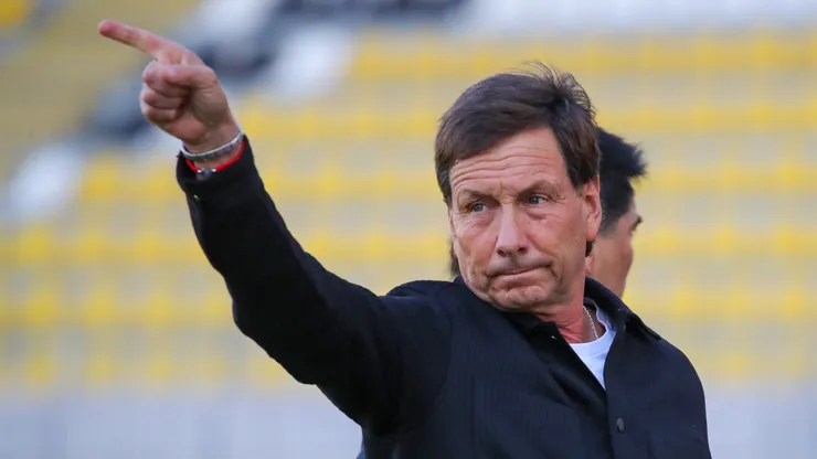 Fernando Díaz podría nuevamente ser DT de Ñublense (Foto: Photosport)