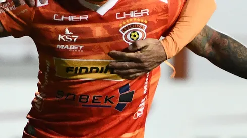 Cobreloa estrena nueva camiseta (Foto: Pedro Tapia/Photosport)