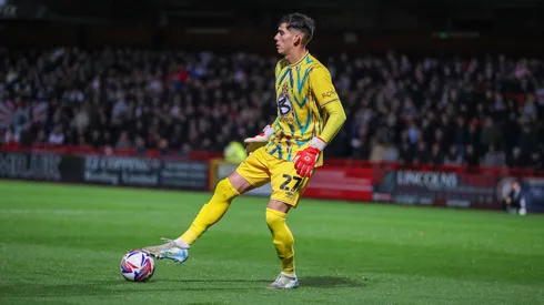 Vicente Reyes, portero chileno, en el juego entre Cambridge United y Stevenage en League One 2024/25.