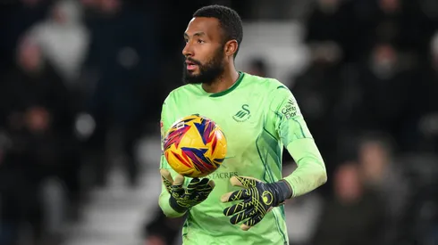 Lawrence Vigouroux en el juego entre Derby County y Swansea City en la Sky Bet Championship 2024/25.