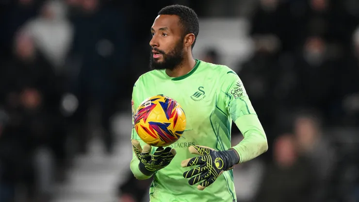 Lawrence Vigouroux en el juego entre Derby County y Swansea City en la Sky Bet Championship 2024/25.