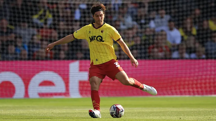 Francisco Sierralta en el partido entre Watford y Coventry City, en la EFL Sky Bet Championship 2024/25.