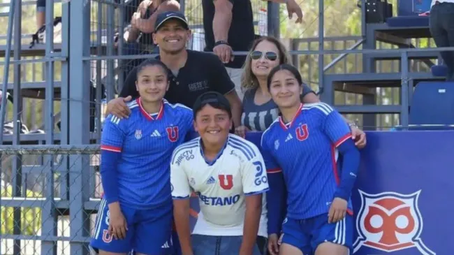 A pesar de que Humberto Suazo está identificado con Colo Colo, su familia lo acerca a Universidad de Chile.