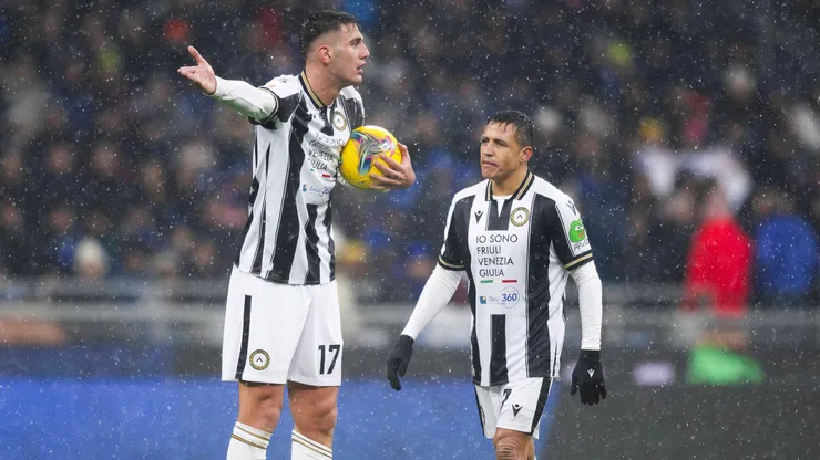 Lorenzo Lucca y Alexis Sánchez, los delanteros de Udinese que son favoritos para marcar ante Fiorentina.