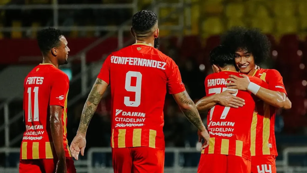 Ronnie Fernández sigue haciendo de las suyas en Malasia.