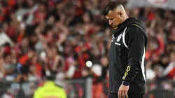 El entrenador de Colo Colo recibe un duro golpe en el mercado