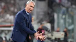 El entrenador de la Universidad Católica recibiría un duro golpe de mercado