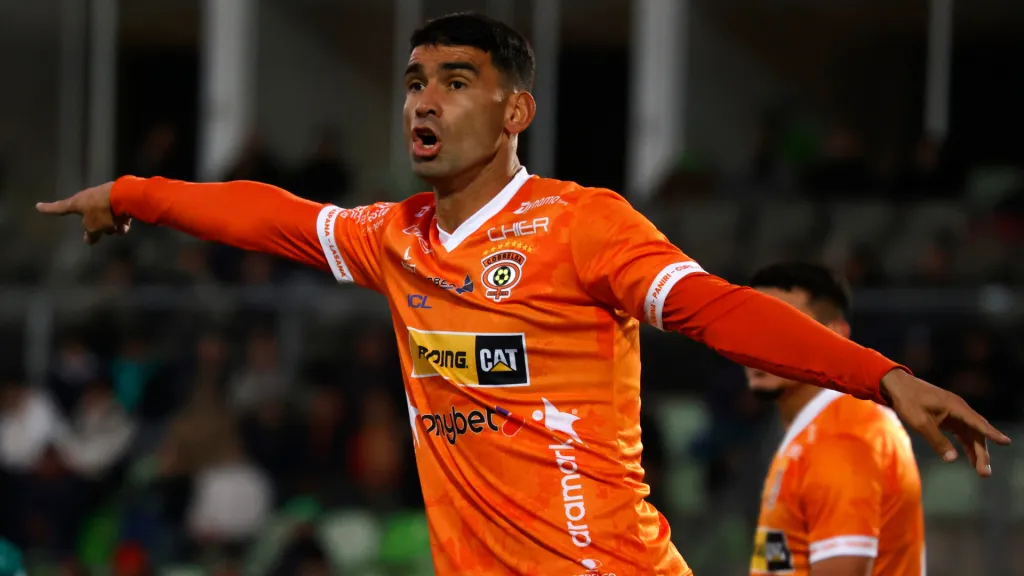 David Escalante avanza para concretar su retorno a Cobreloa.