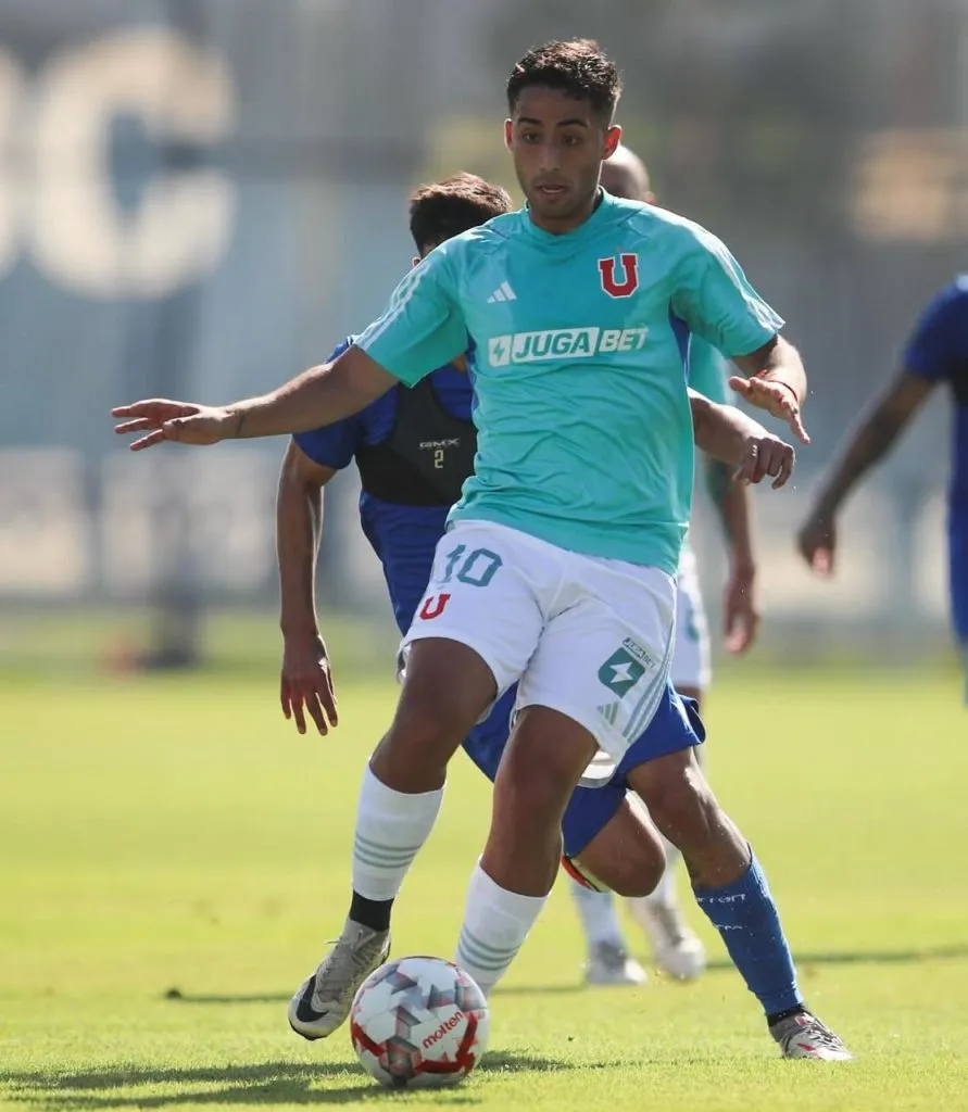 Assadi en el amistoso ante Audax con la 10 en el pantalón (Prensa UCH)