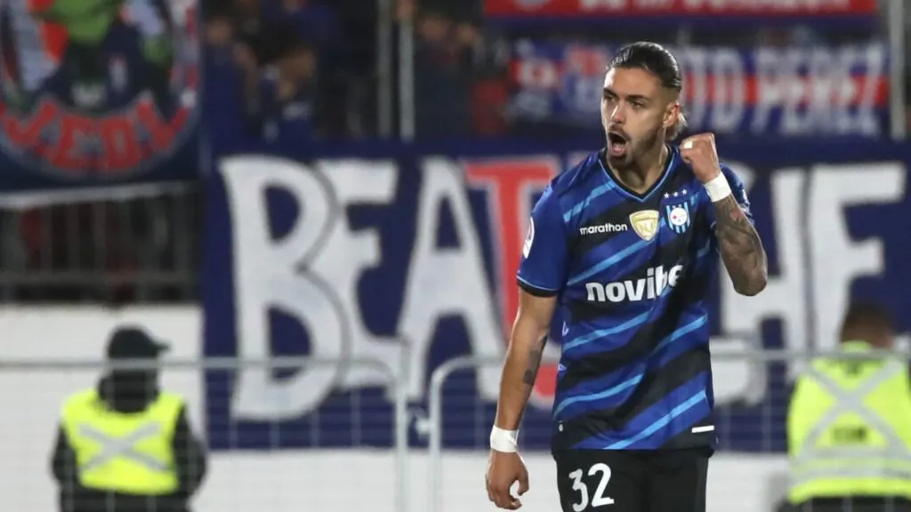 Caamaño criticó el interés de la dirigencia azul por Vecino (Photosport)