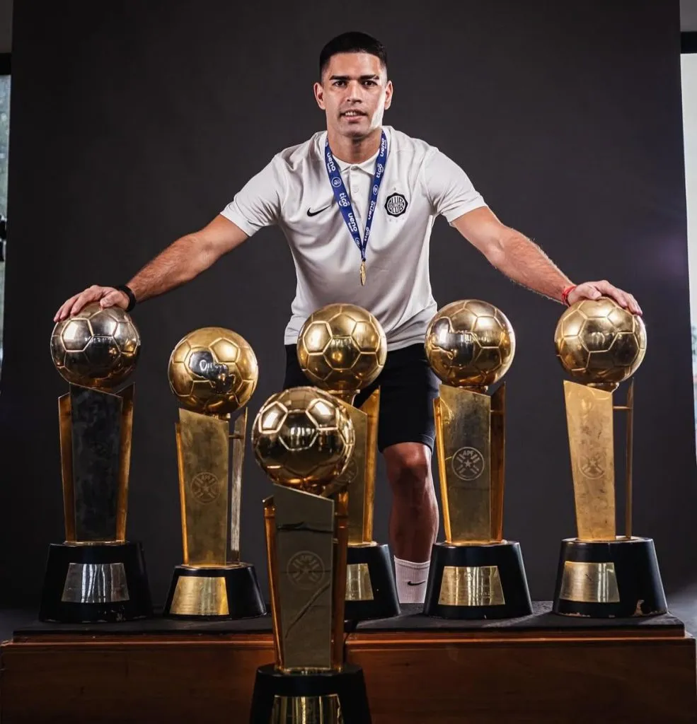 Montenegro es opción en un grande de Chile | Foto: Instagram