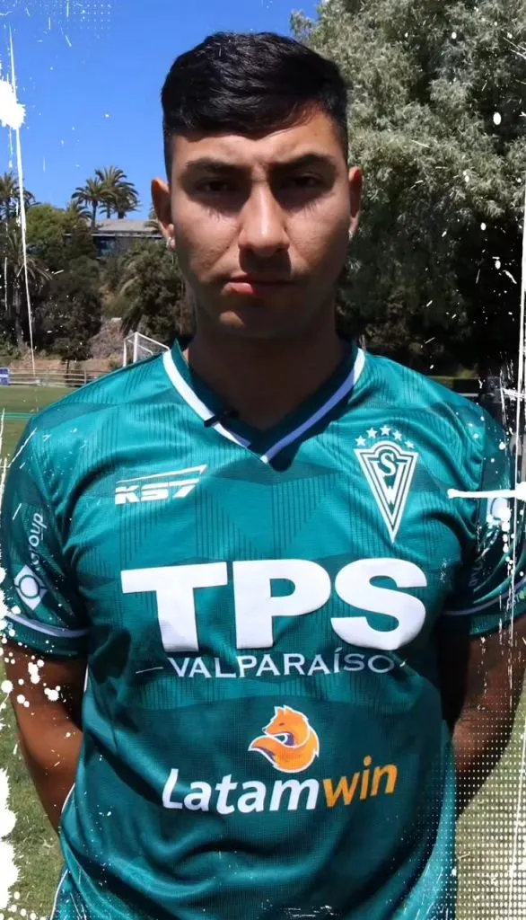 Ethan Espinoza fue presentado en Santiago Wanderers. (Foto: Captura)