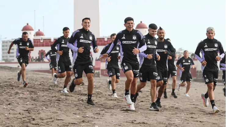 Colo Colo tiene nueva indumentaria para este 2025. (Foto: @ColoColo)