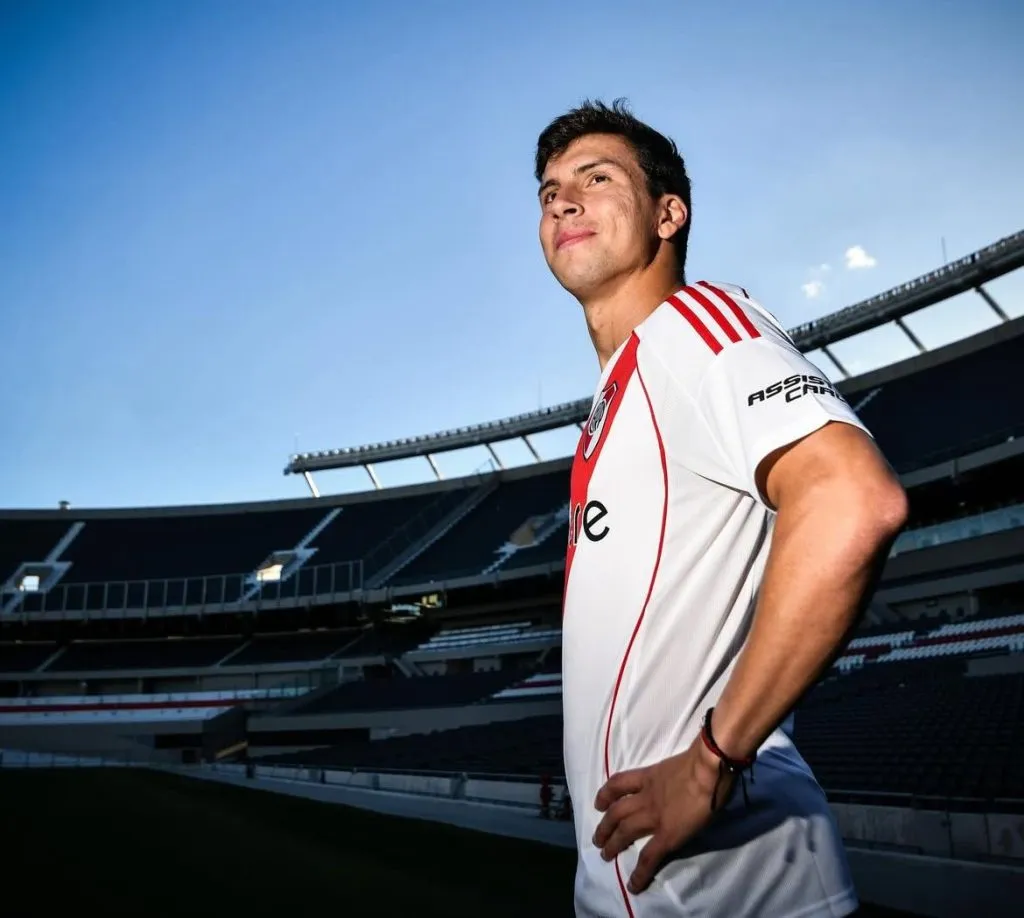 Tapia fue presentado en River | Foto: Photosport