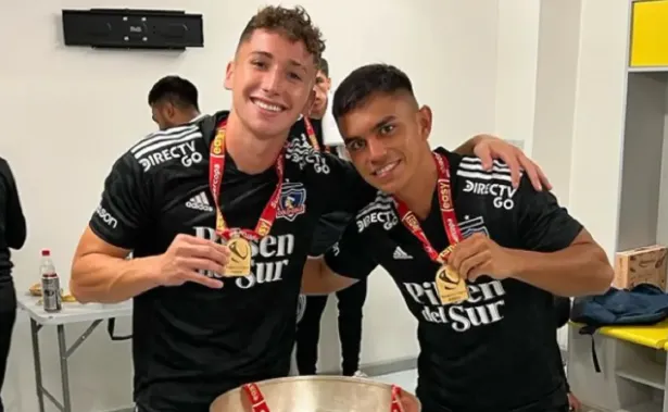 Arriagada y Pizarro celebrando el título con Colo Colo | FOTO: Instagram