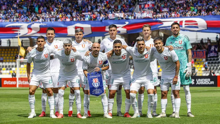 Cristián Castañeda exige la contratación de un 9 para la U.