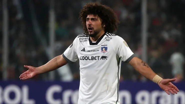 Maximiliano Falcón maneja oferta para salir de Colo Colo. (Foto: Photosport)