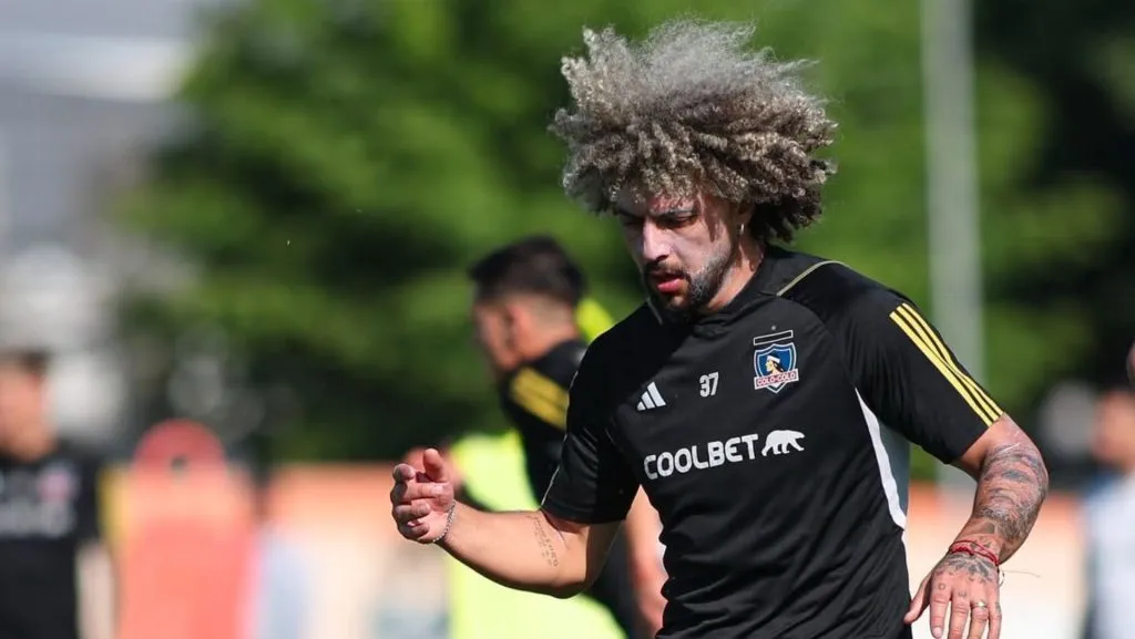 Maximiliano Falcón podría salir de Colo Colo. (Foto: @colocolooficial)