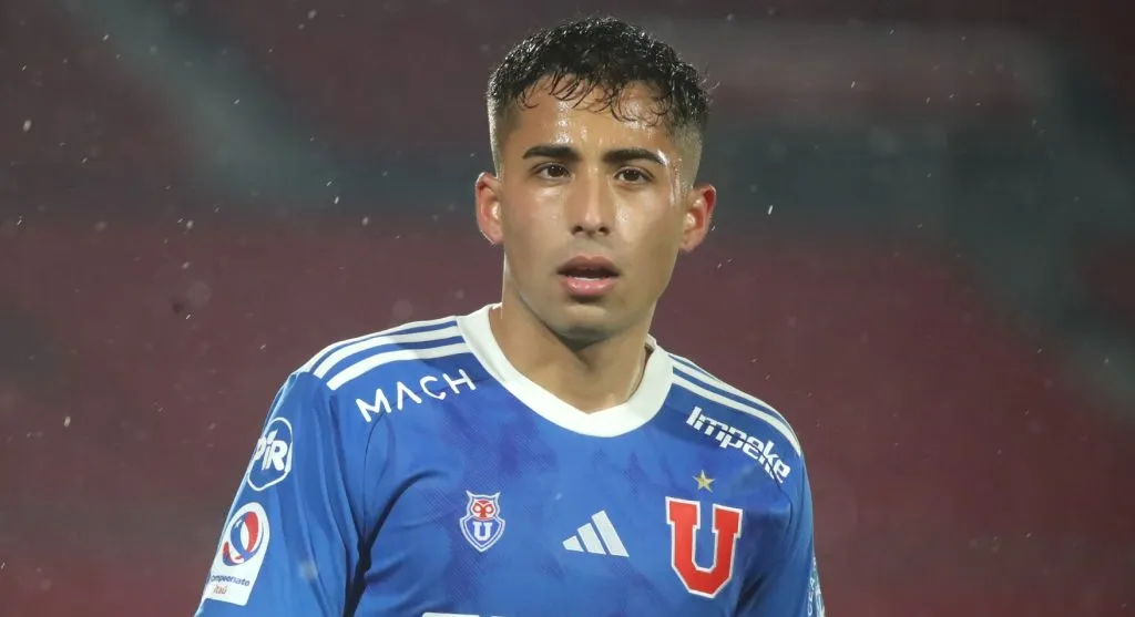 Gonzalo Fouillioux le prestó el ropero completo a Lucas Assadi. Para él, despegará en Universidad de Chile.