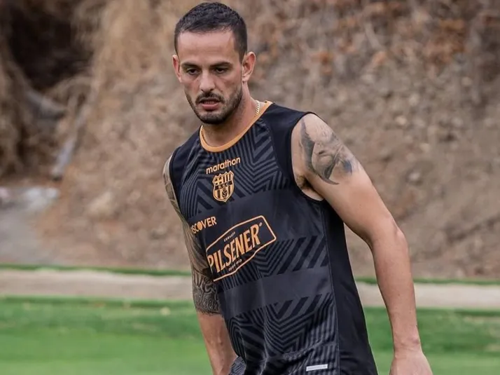 ¿Se va Rivero? Barcelona presenta a un mundialista como nuevo delantero