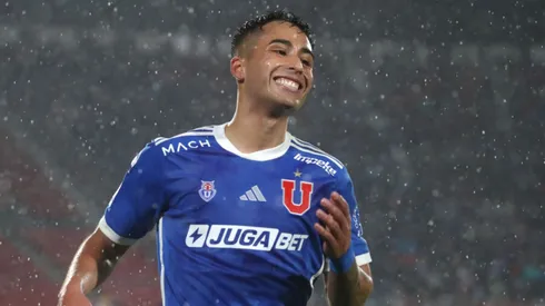 Lucas Assadi no ha logrado exhibir toda su calidad en Universidad de Chile. Tiene contrato vigente.