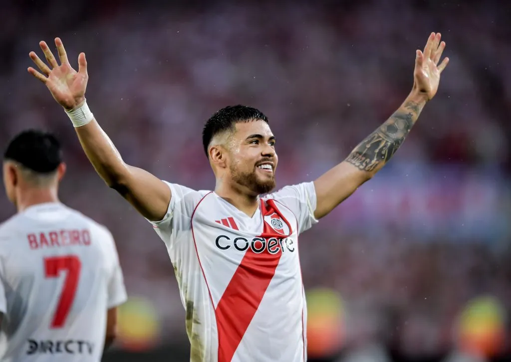 Paulo Díaz recibió con los brazos abiertos a Gonzalo Tapia en River. (Foto: Getty)