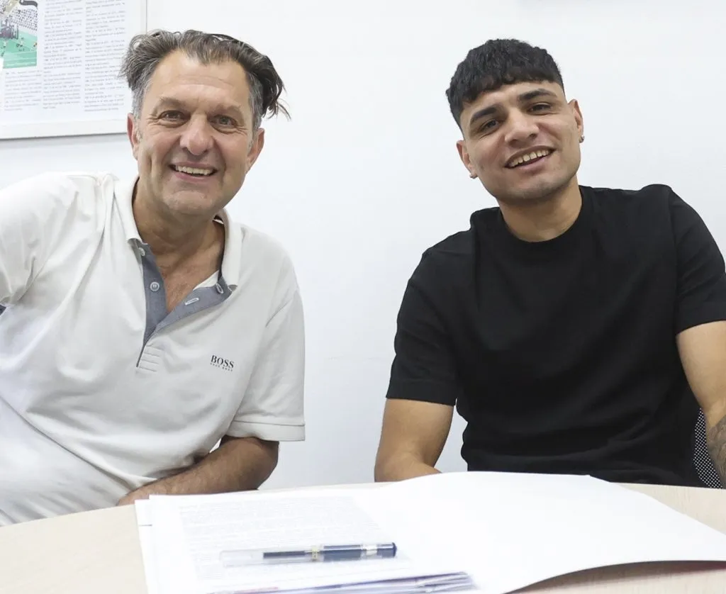 Claudio Aquino ya es jugador de Colo Colo. (Foto: Colo Colo)