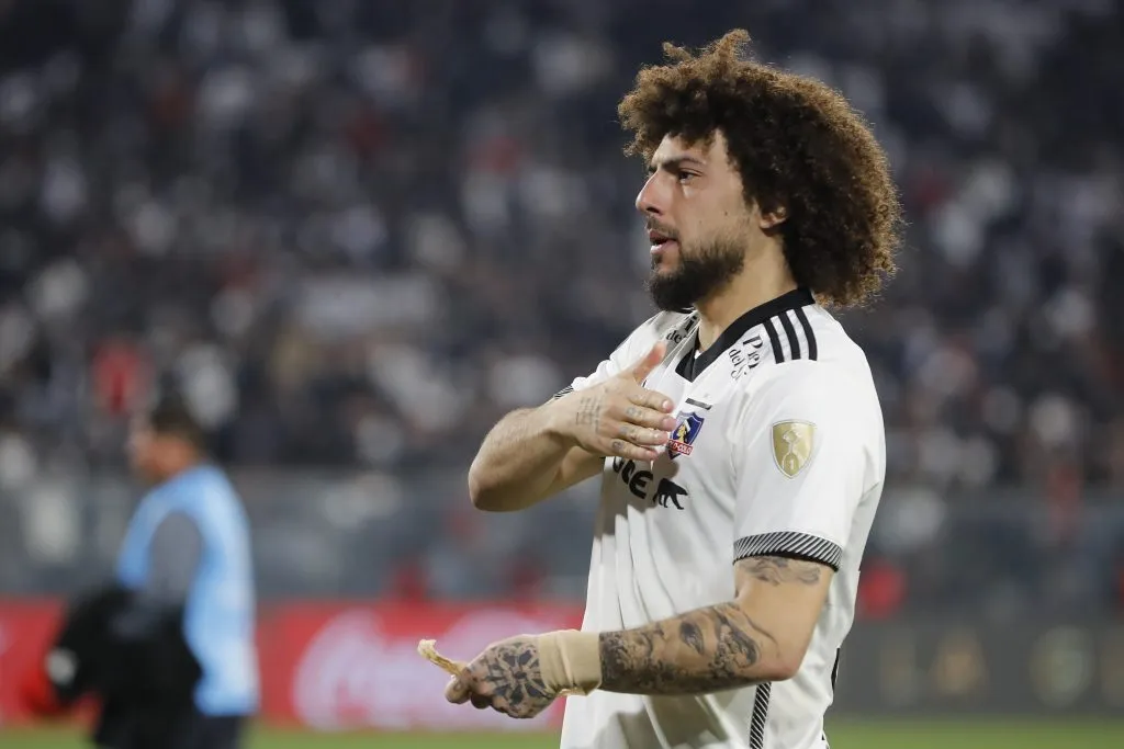 Jorge Almirón quiere la continuidad de Maximiliano Falcón. (Foto: Photosport)